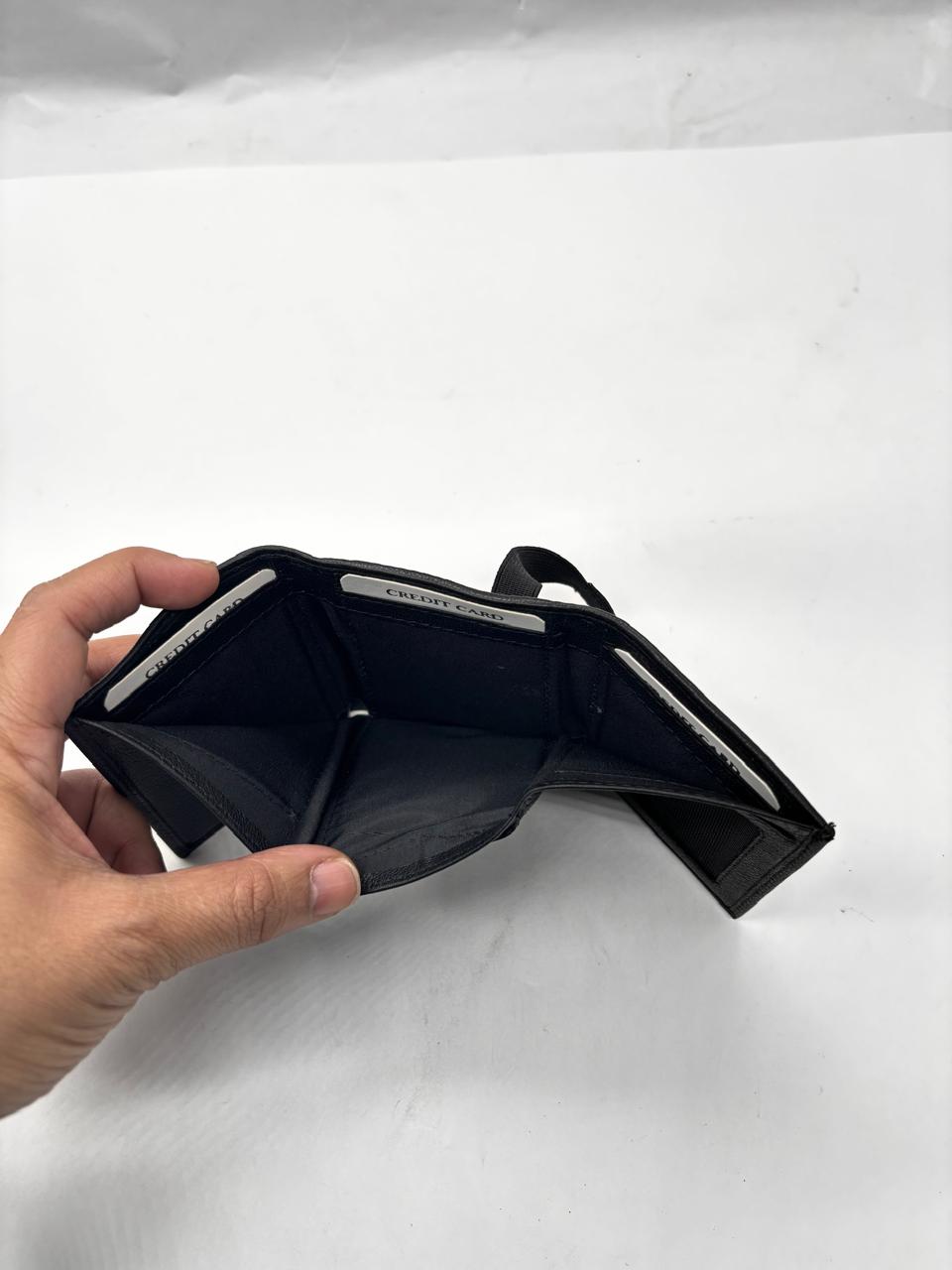 WRIZA RFID Safe Men’s Genuine Leather Slim Wallet